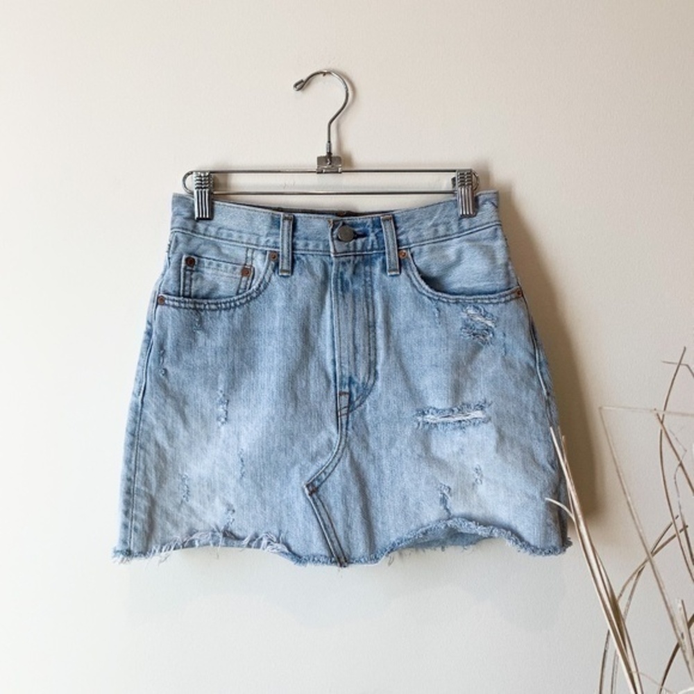 Levi's High Waisted Denim Mini Skirt sz 25